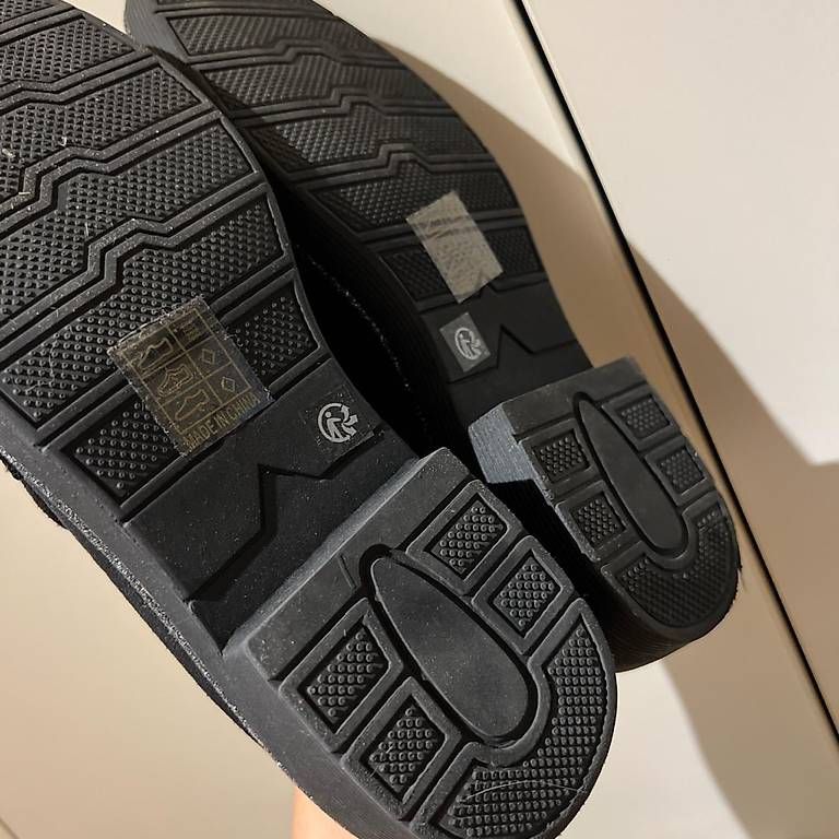 Scarpe da donna: Schwarze Loafers  – Usato da Cham venduto da VStore 1