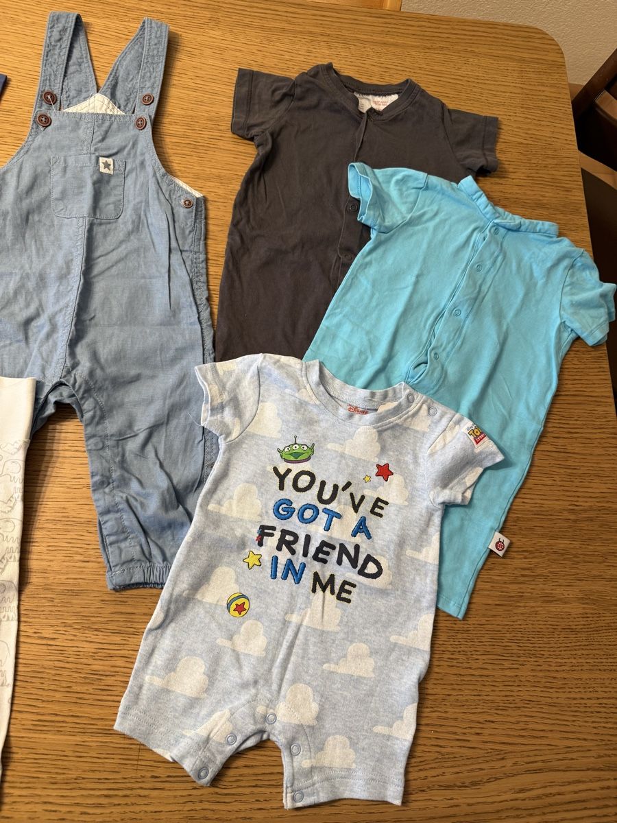 Lotti & Set di vestiti: Süesses Babykleider Set Grösse 74 – Usato da Frenkendorf venduto da YNWA23 1