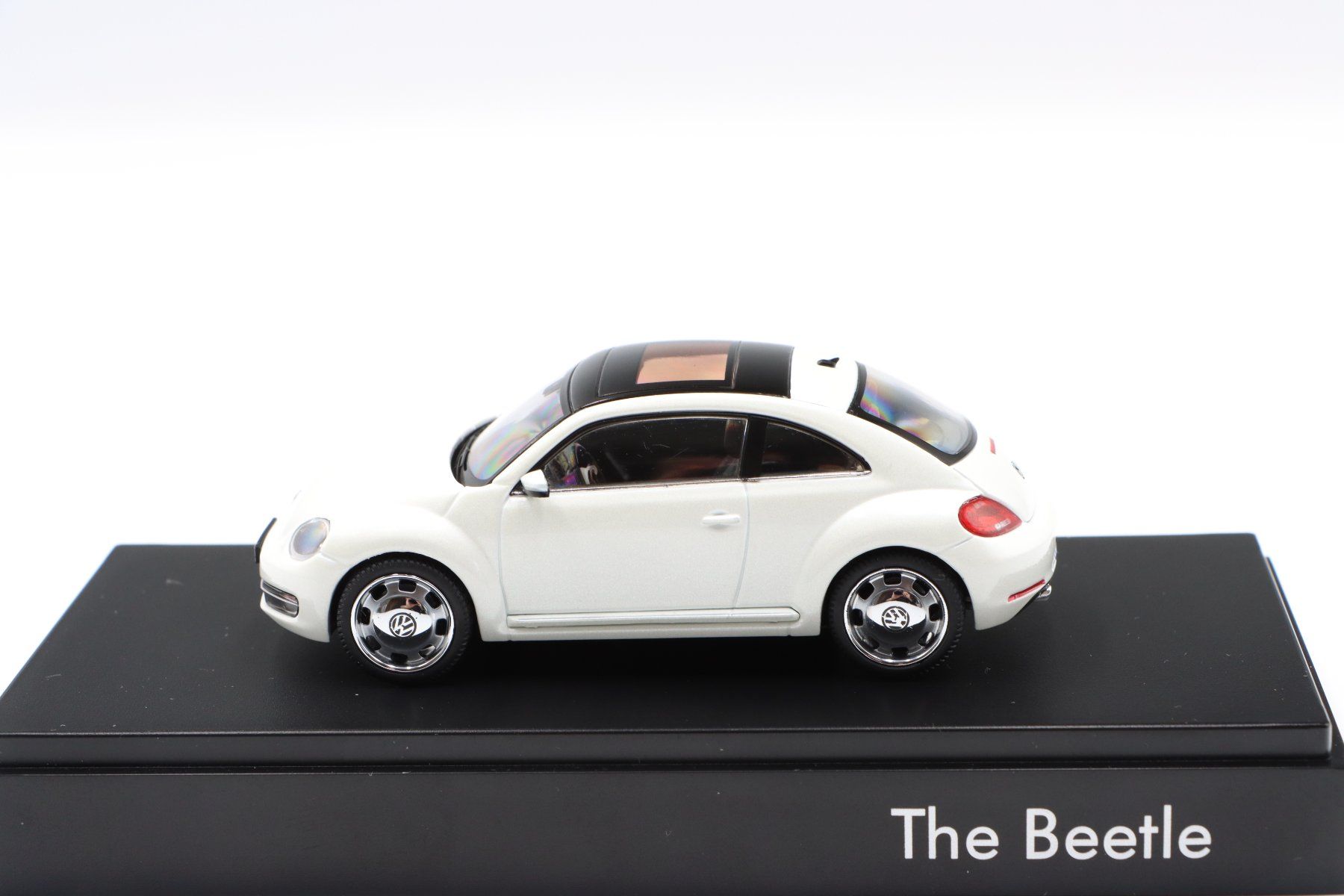 Volkswagen Modellini d'auto: VW New Beetle 2012 1:43 Schuco – Nuovo e nell'imballaggio originale da Bühl b.Aarberg venduto da modelldiecast 6