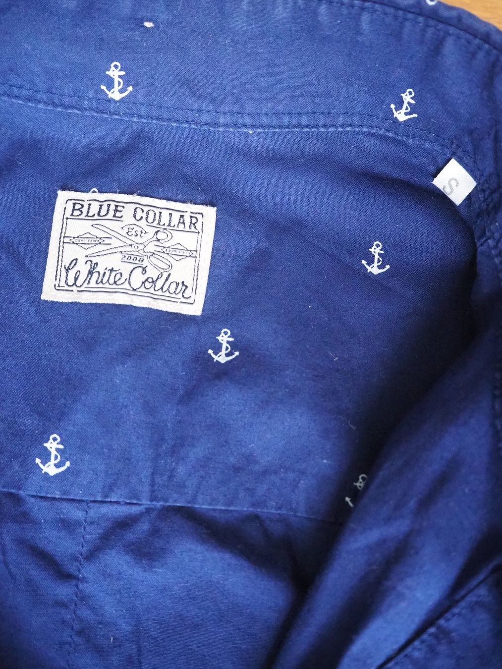 Camicie: Navyblaues Herren Hemd mit Anker Muster, Gr. S – Usato da Engelberg venduto da gus_l6zx 1