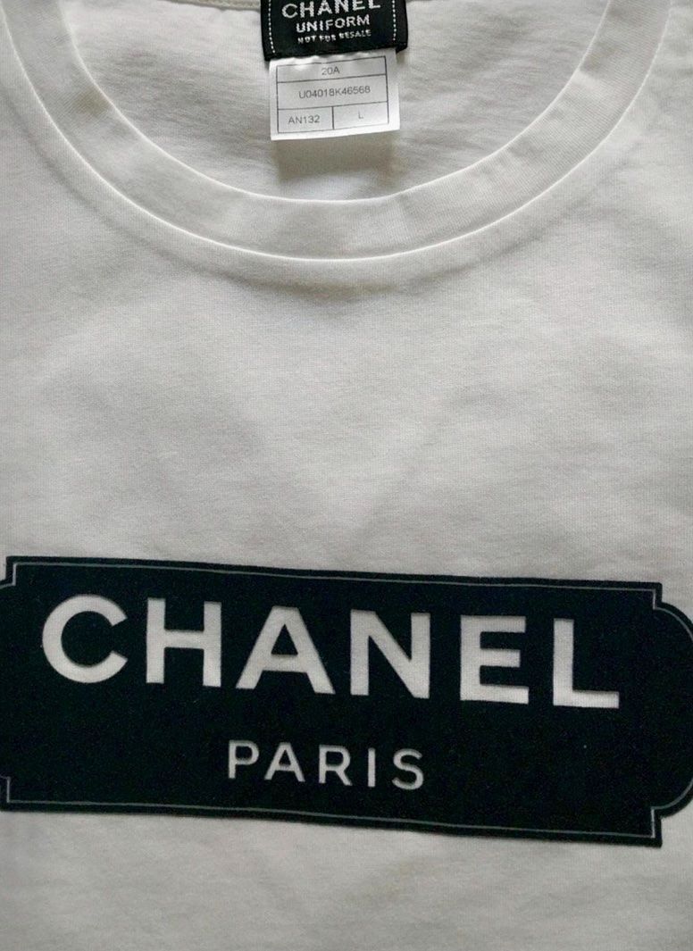 Chanel T-shirt: Chanel T-Shirt NEU – Nuovo e nell'imballaggio originale da Zürich venduto da NNK28 1