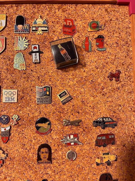 Placchette & Badge: Retro Pinsammlung – Usato da Würenlos venduto da Farha1982 3