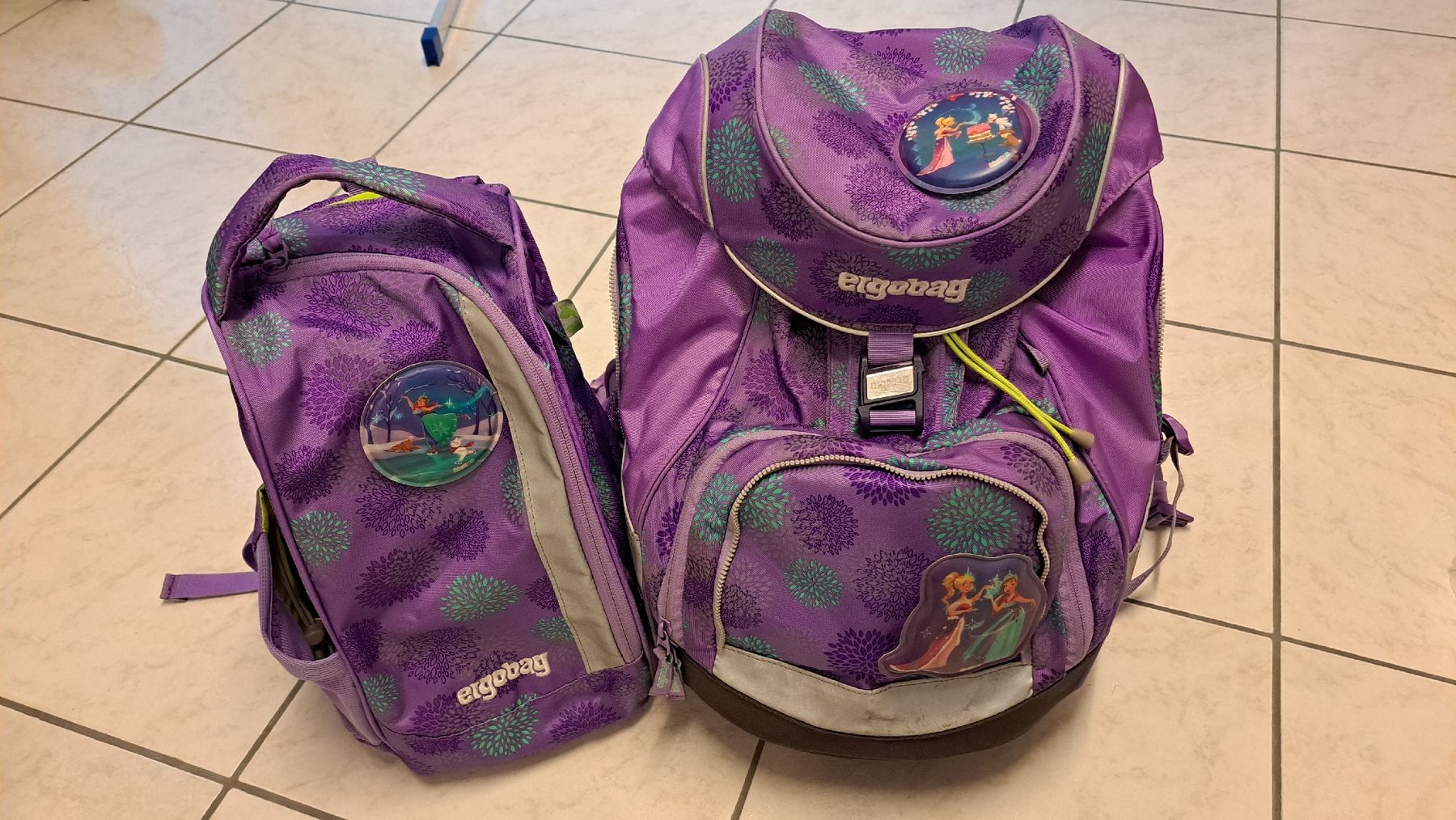 Ergobag Borse & Zaini: Ergobag Schulrucksack Set inkl. Sporttasche. – Usato da Thun venduto da Grisu_cm