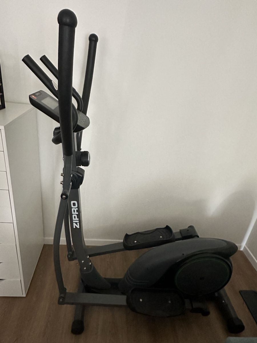 Hometrainer: Crosstrainer – Neu (gemäss Beschreibung) aus Reinach BL von lme_5cbr