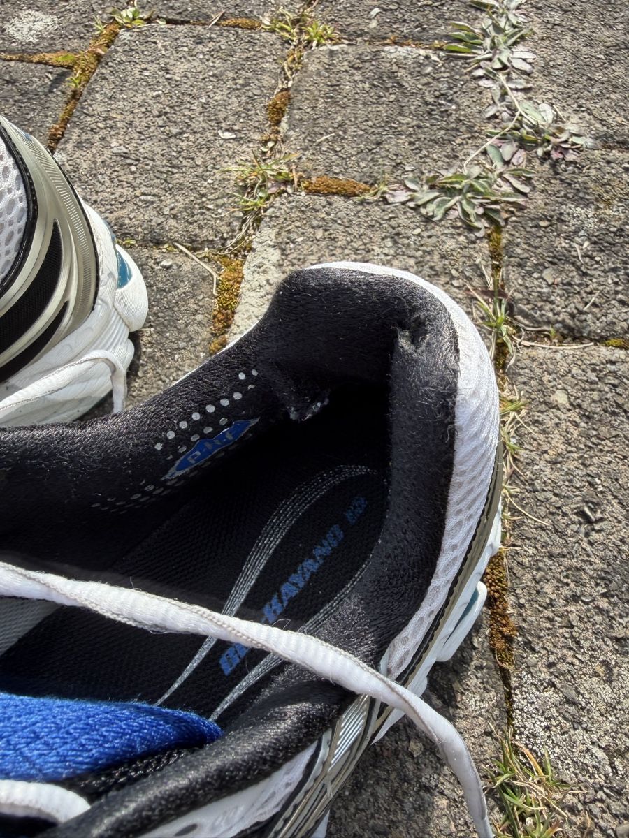 Asics Herrenschuhe: Asics Gel Kayano 16 aus 2010 Gr. 45 – Gebraucht aus Effretikon von Saendu24 2