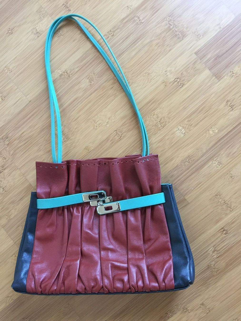 Borse da donna: Tolle Lederhandtasche – Nuovo (secondo la descrizione) da Belp venduto da Bverona