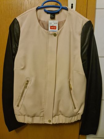 Damen Übergangsjacke Grösse S beige/schwarz Lederimitat