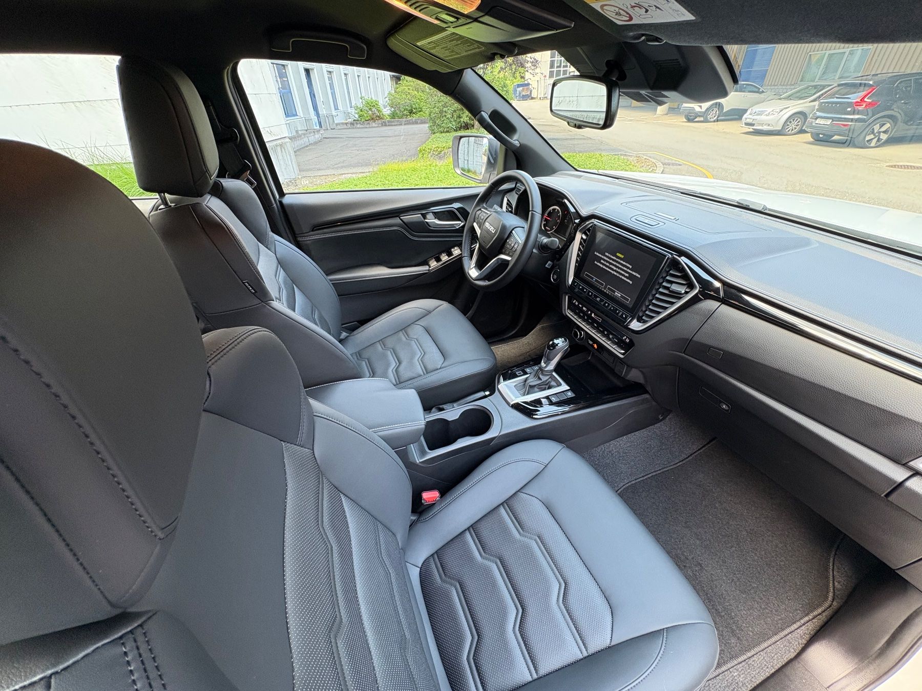 Isuzu Veicoli commerciali: ISUZU D-MAX 1.9 CrewCab N60FF 4x4 AT – Nuovo (secondo la descrizione) da Hasle LU venduto da Mroeoesli0 8