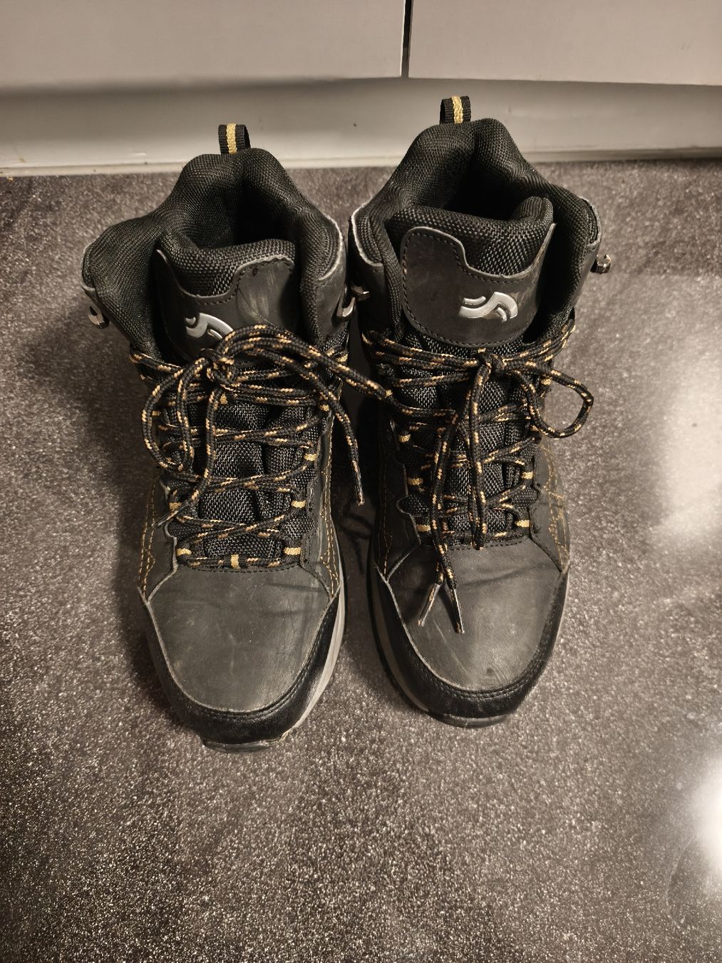 Scarpe da uomo: Crivit Wanderschuhe Waterproof – Grösse 41 – Usato da Chur venduto da tun_dy8m