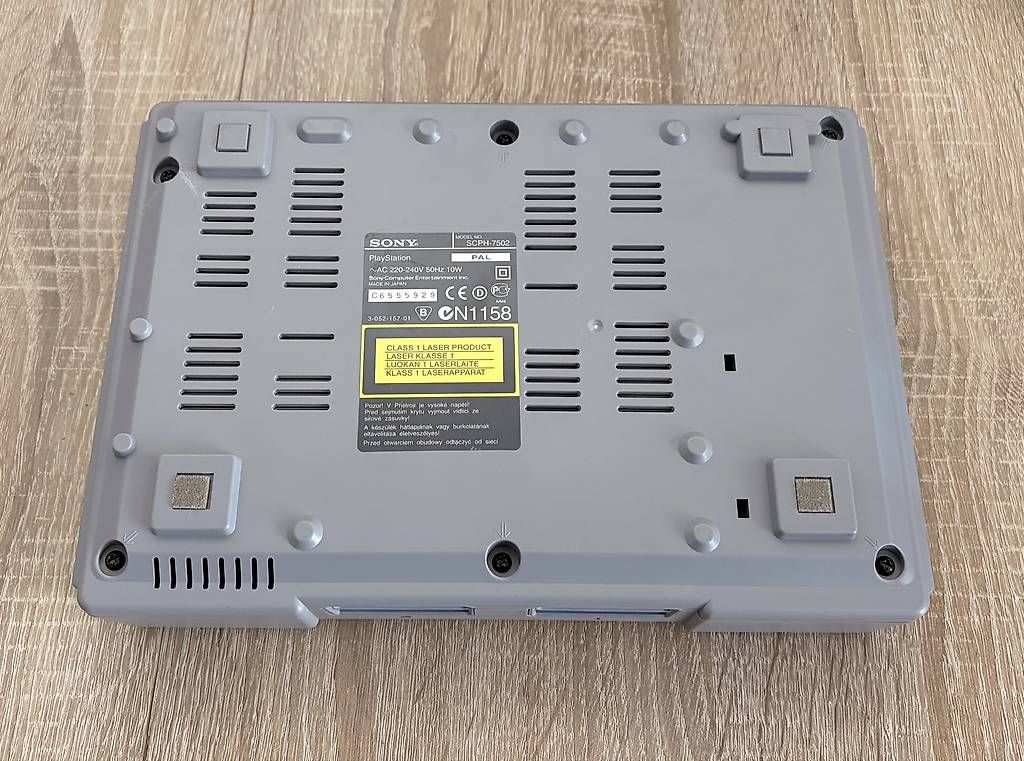 Sony Console: Playstation 1 SCPH-7502 inkl. Controller – Usato da Ebnat-Kappel venduto da Snowhead 2