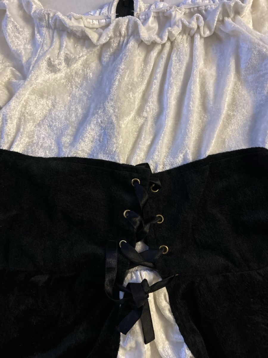 Costumi: Kostüm Piratin Gr 40/42 – Usato da Lostorf venduto da Venice16 1