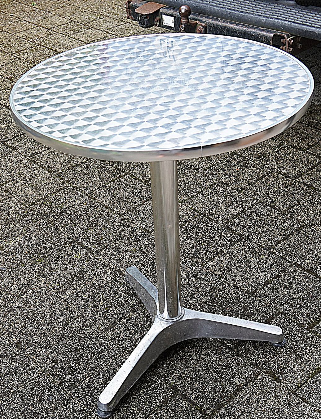 Tische: Balkon Tisch – Gebraucht aus Baar von 2cvbaar