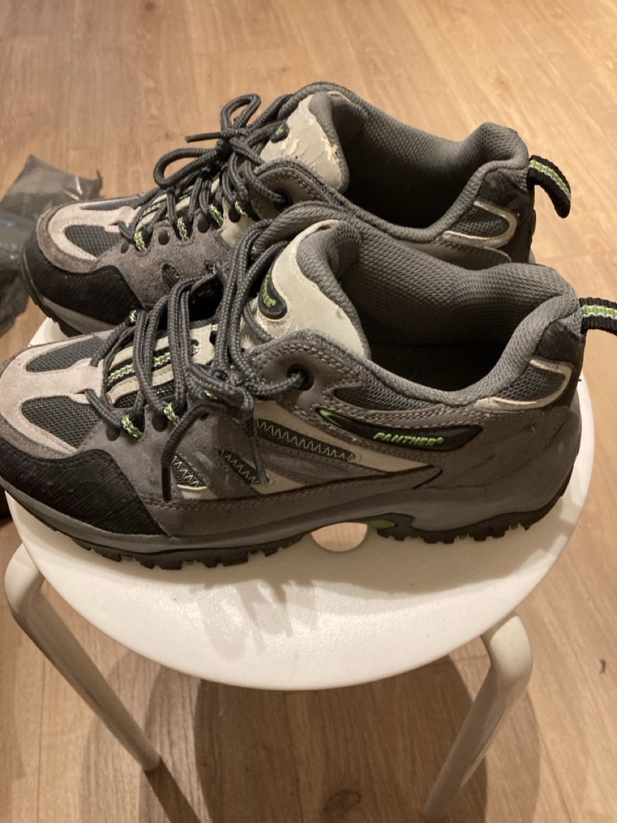 Scarpe da donna: Wanderschuhe Panther grau schwarz gebraucht – Usato da Luzern venduto da alexandrofcl 1