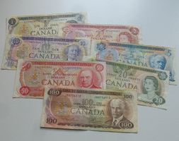 Lot ++ 7 Banknoten aus Canada