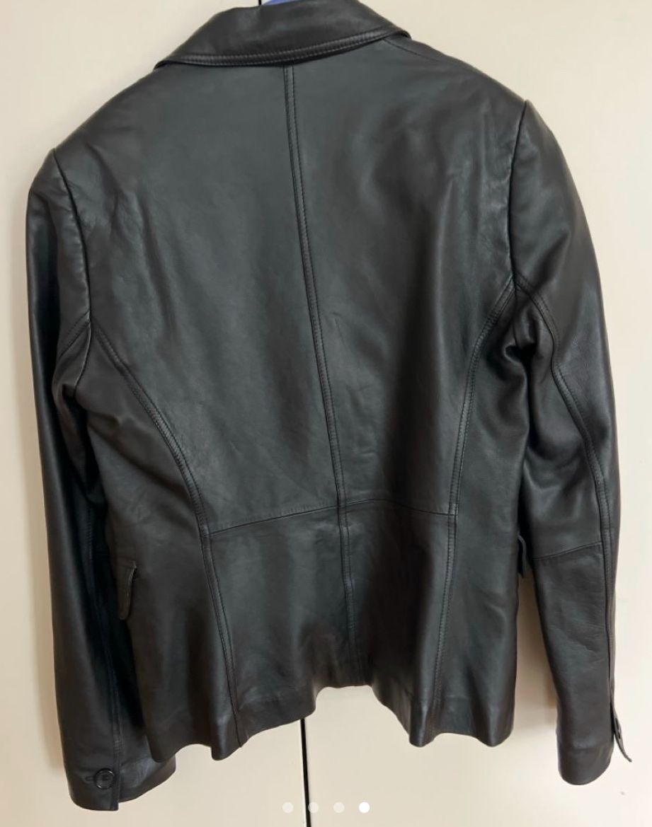 Giacche: Schwarze Echtlederjacke in top Zustand, 38 – Nuovo (secondo la descrizione) da Pratteln venduto da Arthband 1