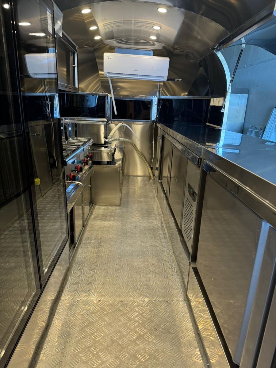 Rimorchi: Food-Truck – Usato da Estavayer-le-Lac venduto da syl_8rh2 2