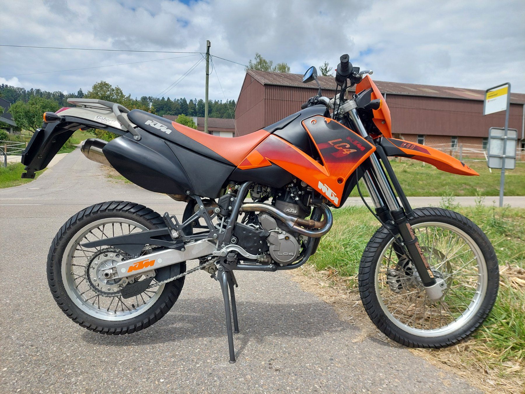 KTM Enduro: KTM 640 LC4 mit E Starter Enduro Frisch ab MFK – Usato da Schleitheim venduto da ZieglerMotaRecycling 1