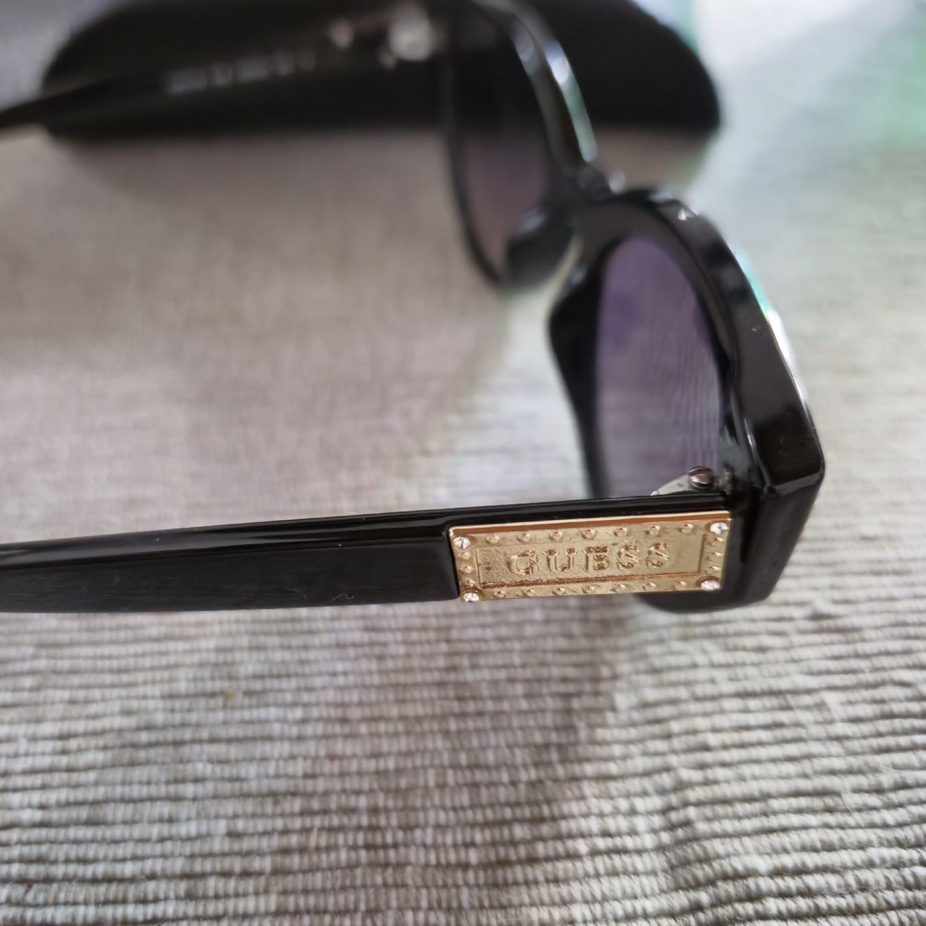 Guess Occhiali & Lenti: Occhiali da sole Guess – Nuovo (secondo la descrizione) da Rancate venduto da sarah357 2