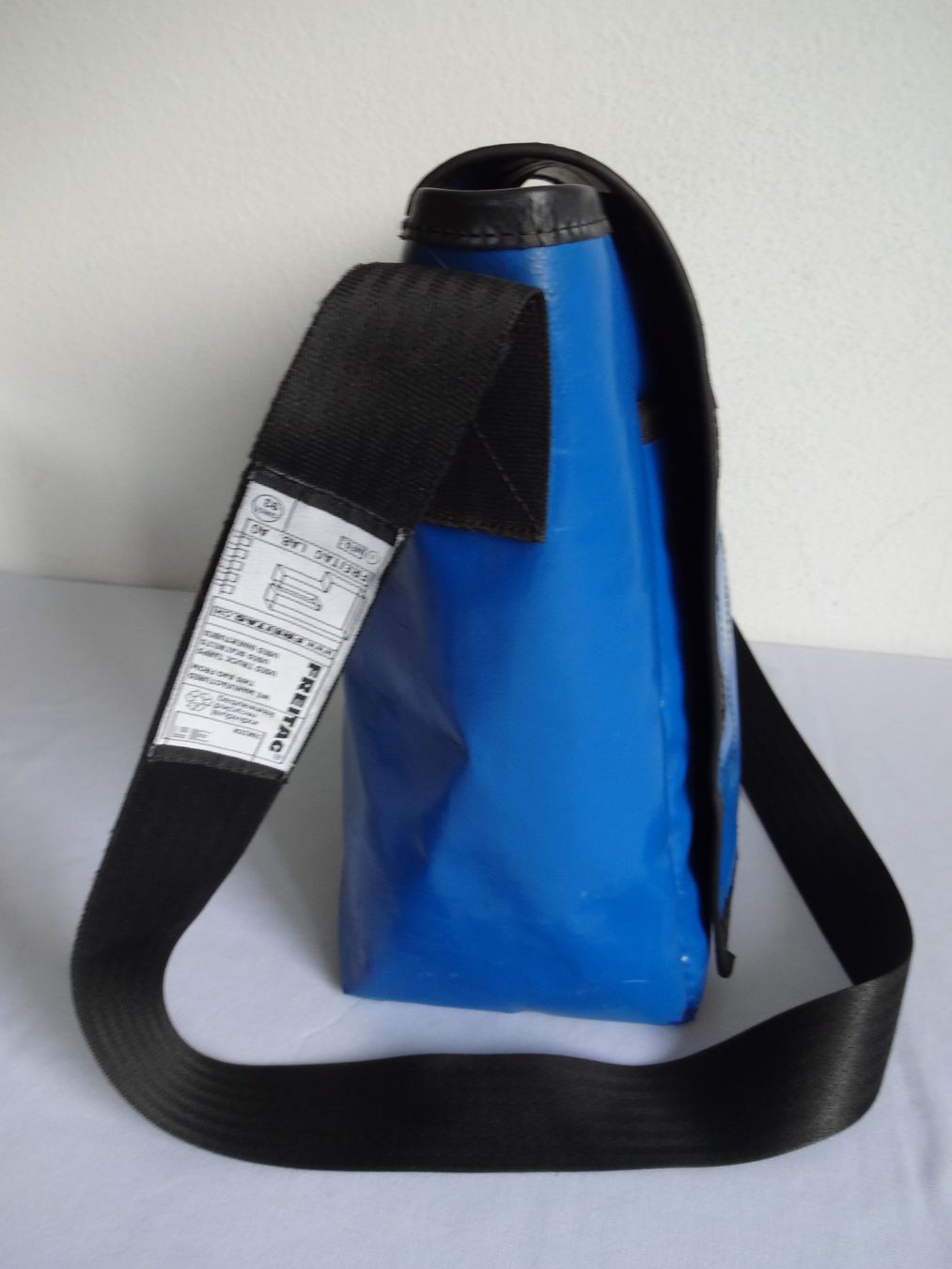 Freitag Borse da donna: "" FREITAG "" Umhänge Tasche – Usato da Frauenfeld venduto da rey06 1