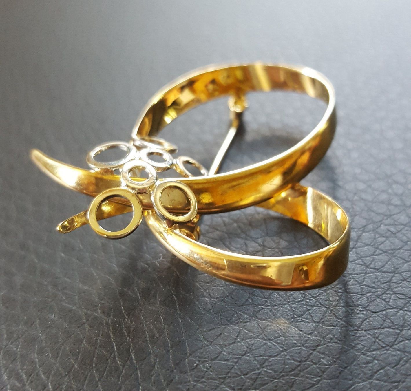 Spille & Fermagli: Gold Broche – Usato da Wald ZH venduto da Dasilver