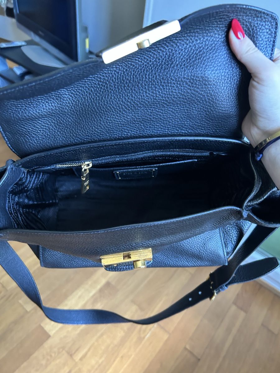 Prada Taschen für Damen: Prada Ledertasche – Gebraucht aus Basel von ala_7nd2 2