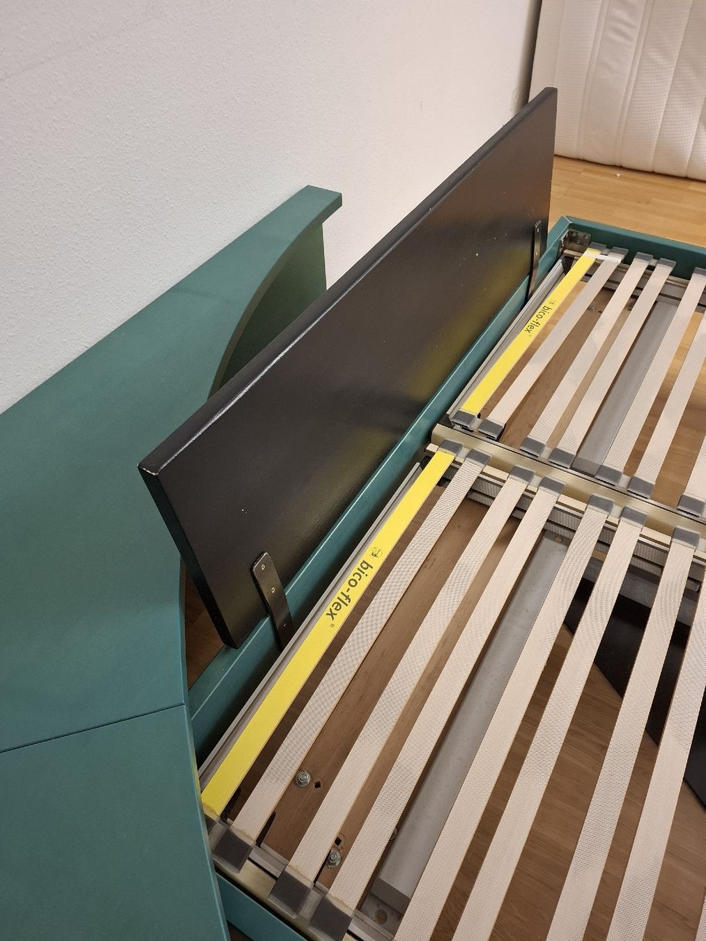 Betten: Drehbares Doppelbett Bico-Flex mit Lattenrost – Gebraucht aus Horw von Supervannie 5