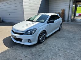 OPEL ASTRA GTC 2.0 16V 240 Turbo OPC NÜRBURGRING EDITION