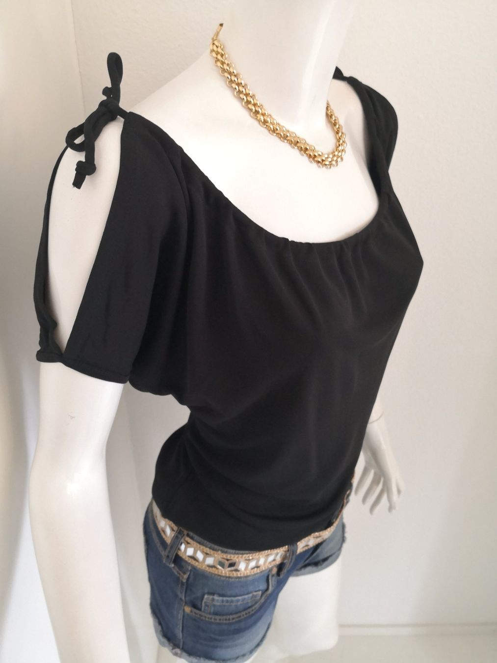 Mango Top: 🤩MANGO TOP SCHWARZ MIT SCHLITZE & MASCHEN – Nuovo (secondo la descrizione) da Olten venduto da Naja-Twins-Twins 5