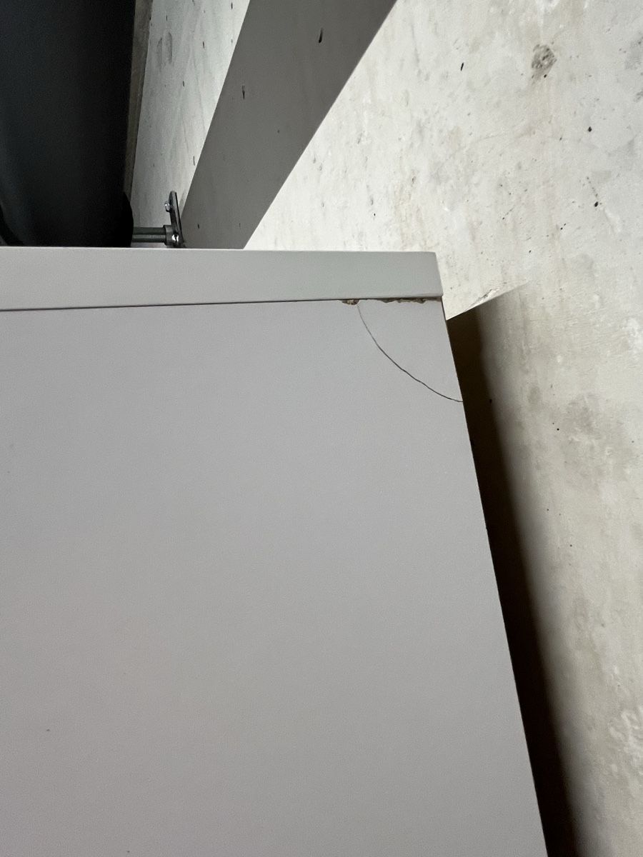 Armadi: Kleiderschrank weiss mit Kleiderstange und Einlegeboden – Usato da Rombach venduto da han_5gdw 2