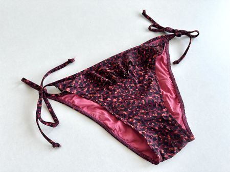 Bordeaux farbige Bikini-Hose von Women’Secret / Gr. M