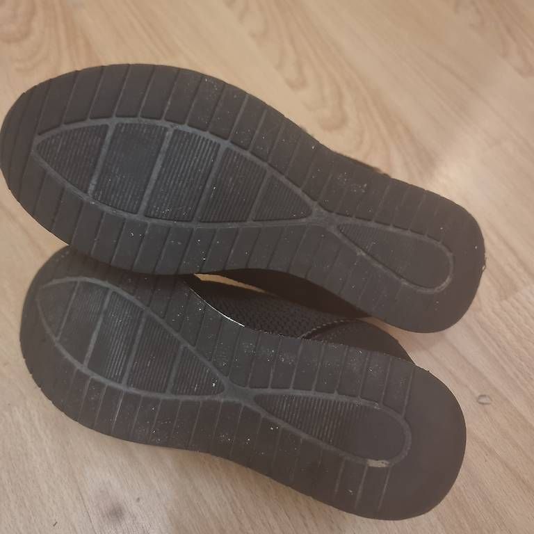 Damenschuhe: Schwarze Sneaker Gr. 37 – Gebraucht aus Bern von DiLara2000 1