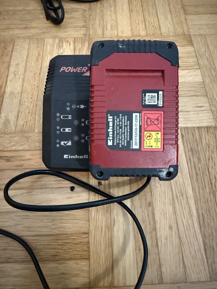 Einhell Caricatori & Batterie: Einhell Ladegerät & 18V 2,0Ah Akku – Usato da St. Gallen venduto da besi97 2