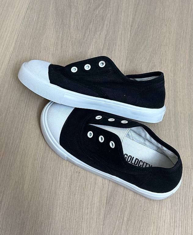 Schuhe für Jungen: Turnschuhe Gr. 32 Neu – Gebraucht aus Glattpark(Opfikon) von humanpro 1