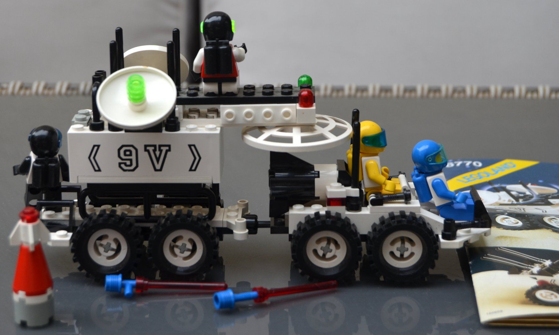 Lego Kit di costruzioni: LEGO 6770 Lunar Transport Patroller + ? – Usato da Collonges venduto da arashee 5