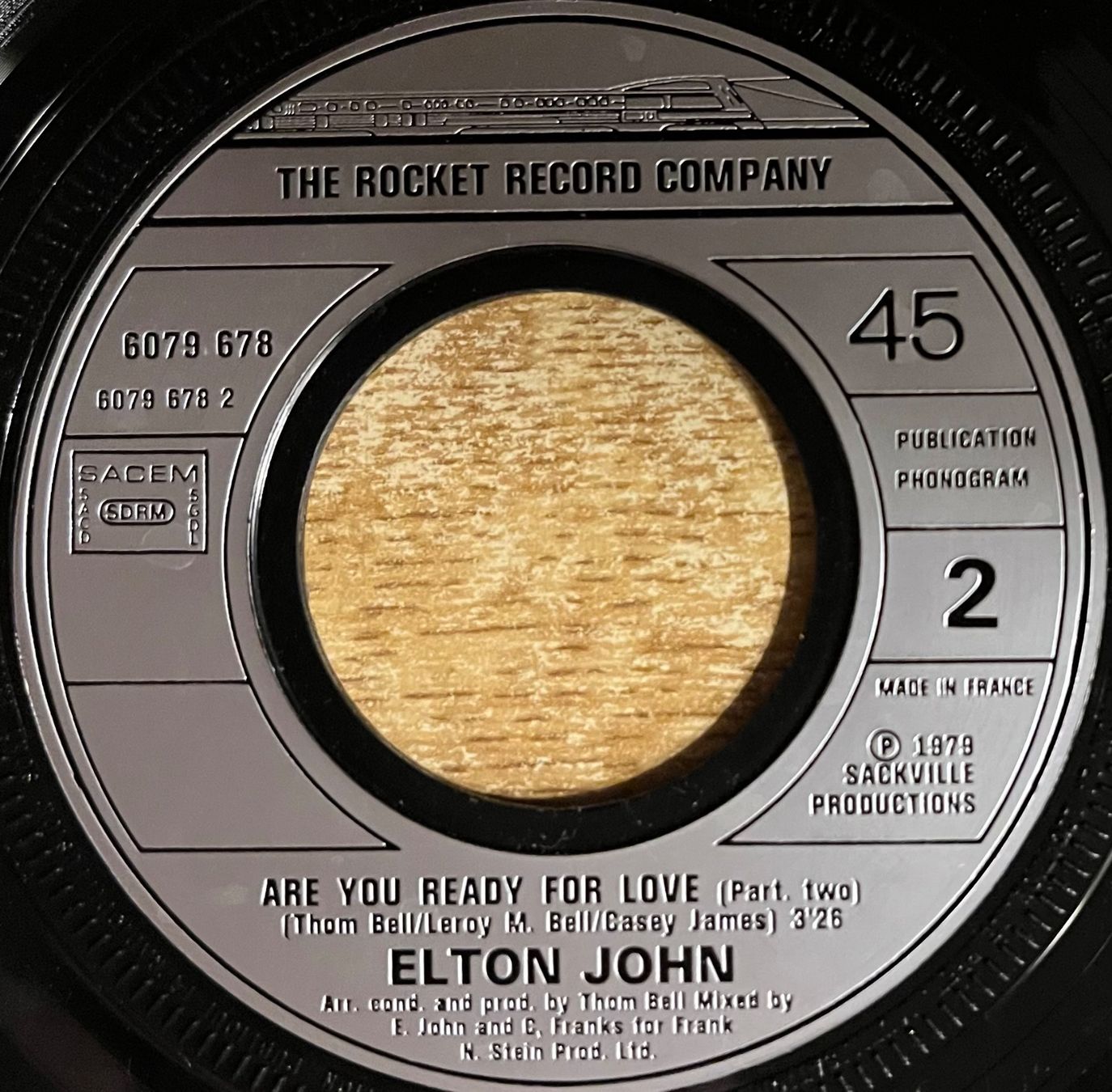 Vinyles: ELTON JOHN - ARE YOU READY FOR LOVE – D'occasion à Bussigny par vinyl-pas-cher 3