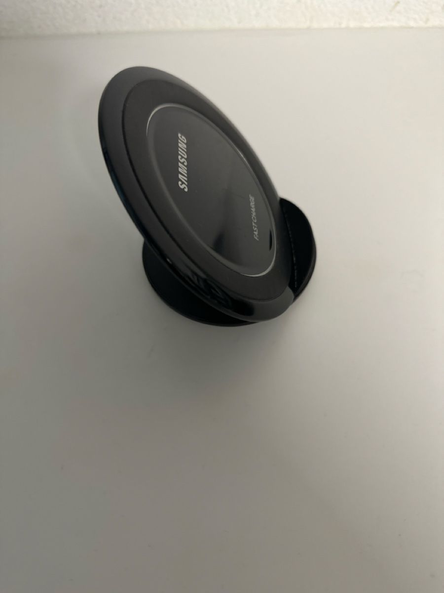 Caricabatterie: Samsung Wireless Charger - Fast Charge - Schwarz – Usato da Udligenswil venduto da ste_2ftf 2