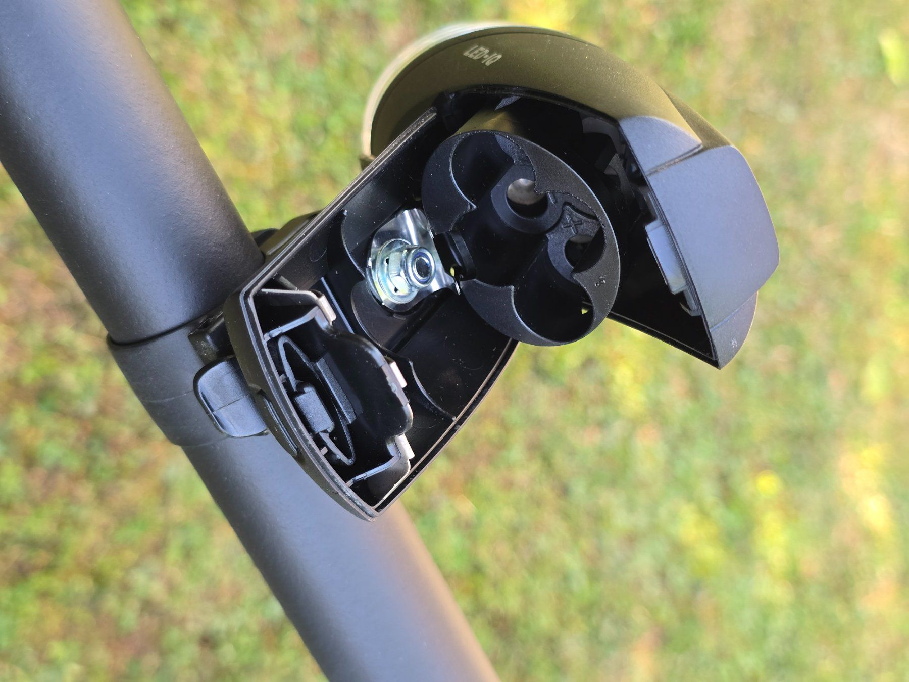 Busch + Müller Pezzi di ricambio: Fahrrad Licht LED Busch Müller IXON IQ – Usato da Rothenfluh venduto da Manitu72 3