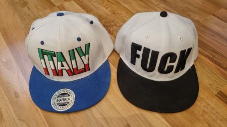 2x Snapback