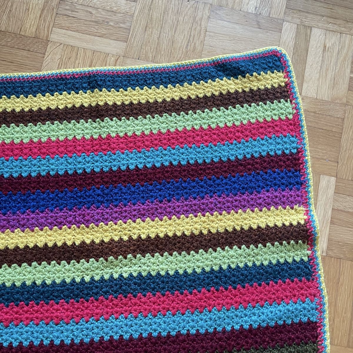 Decken: Handgestrickte Decke mehrfarbig gestreift – Gebraucht aus Bern von dek_7bjd 4
