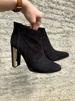 Buffalo Highheel Stiefeletten mit Metall-Detail // Echtleder