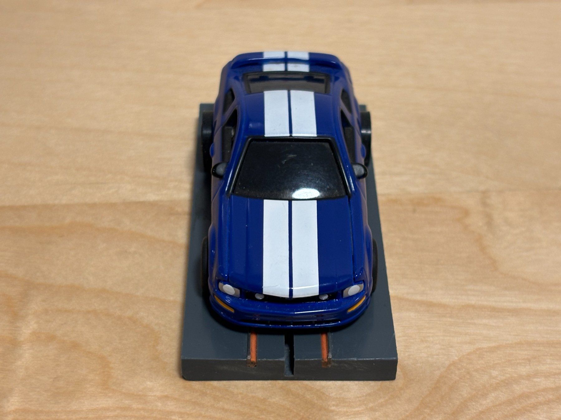 Piste: Auto World Super III Mustang blau/weiss – Usato da Bülach venduto da h0slotch 7