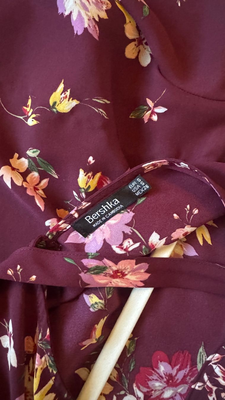 Bershka Camicette: Bluse Bershka Blumenmuster, bordeaux rot, Grösse S – Usato da Kriessern venduto da loolah 3