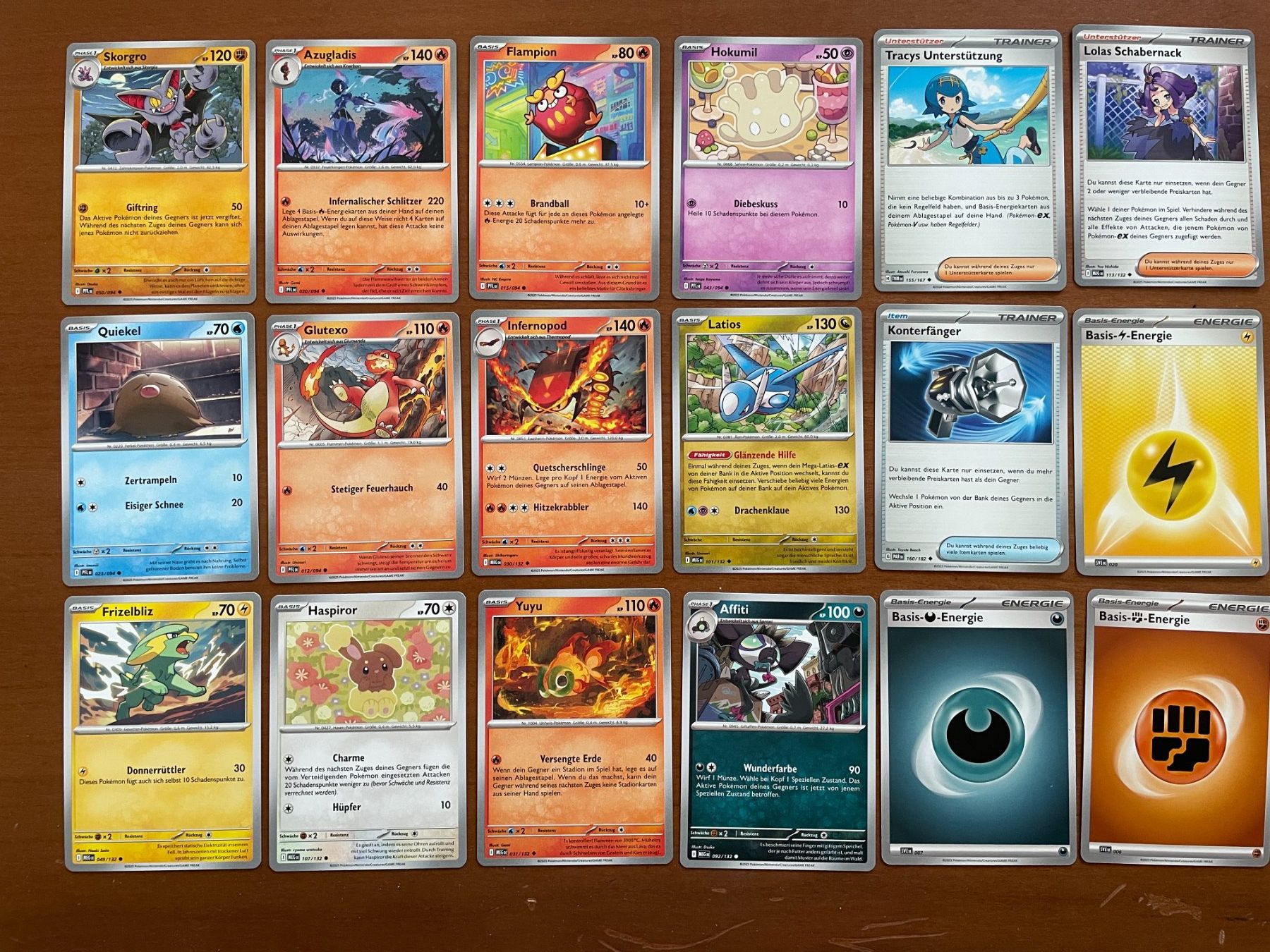 Pokémon Carte collezionabili: Pokemon Karten Set (Versand gratis) – Nuovo (secondo la descrizione) da Chur venduto da Angerson