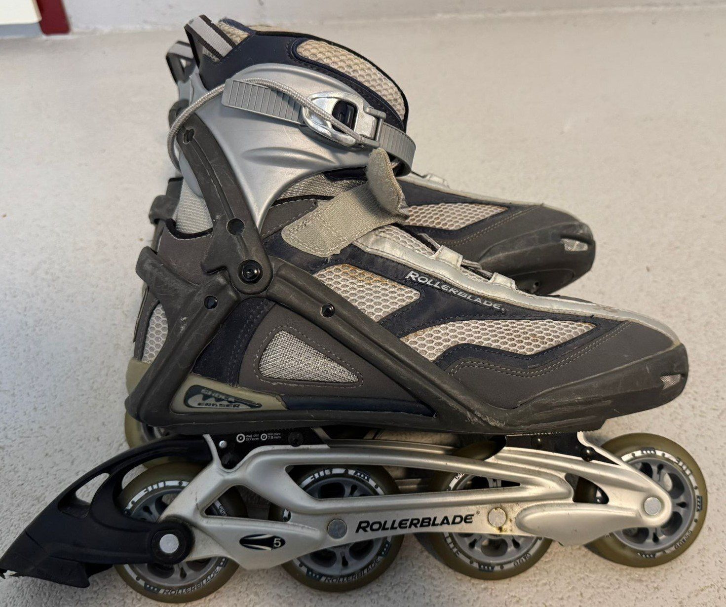 Pattini in linea & Pattini a rotelle: Rollerblade Aero 65 Class A – Usato da Horgen venduto da Niko-Blue