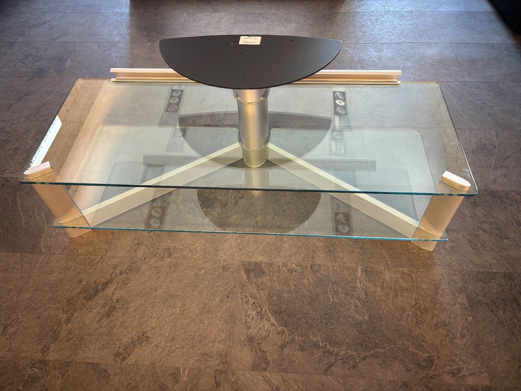 Mobili TV: Meuble pour télévision en verre – Usato da Crans-Montana venduto da TaniaCretton