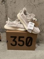 Yeezy 350 V2