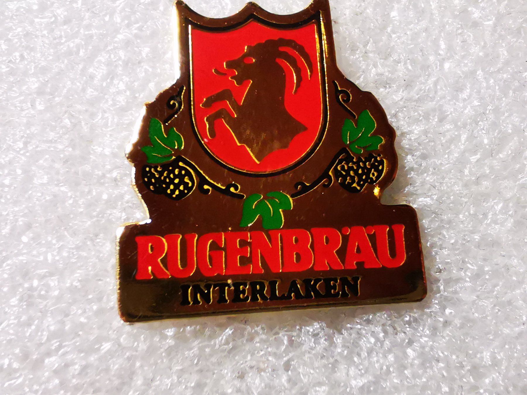 Plaketten & Abzeichen: Ansteckpin 164: Rugenbräu Interlaken – Gebraucht aus Oppligen von Pin-Fall-Shop