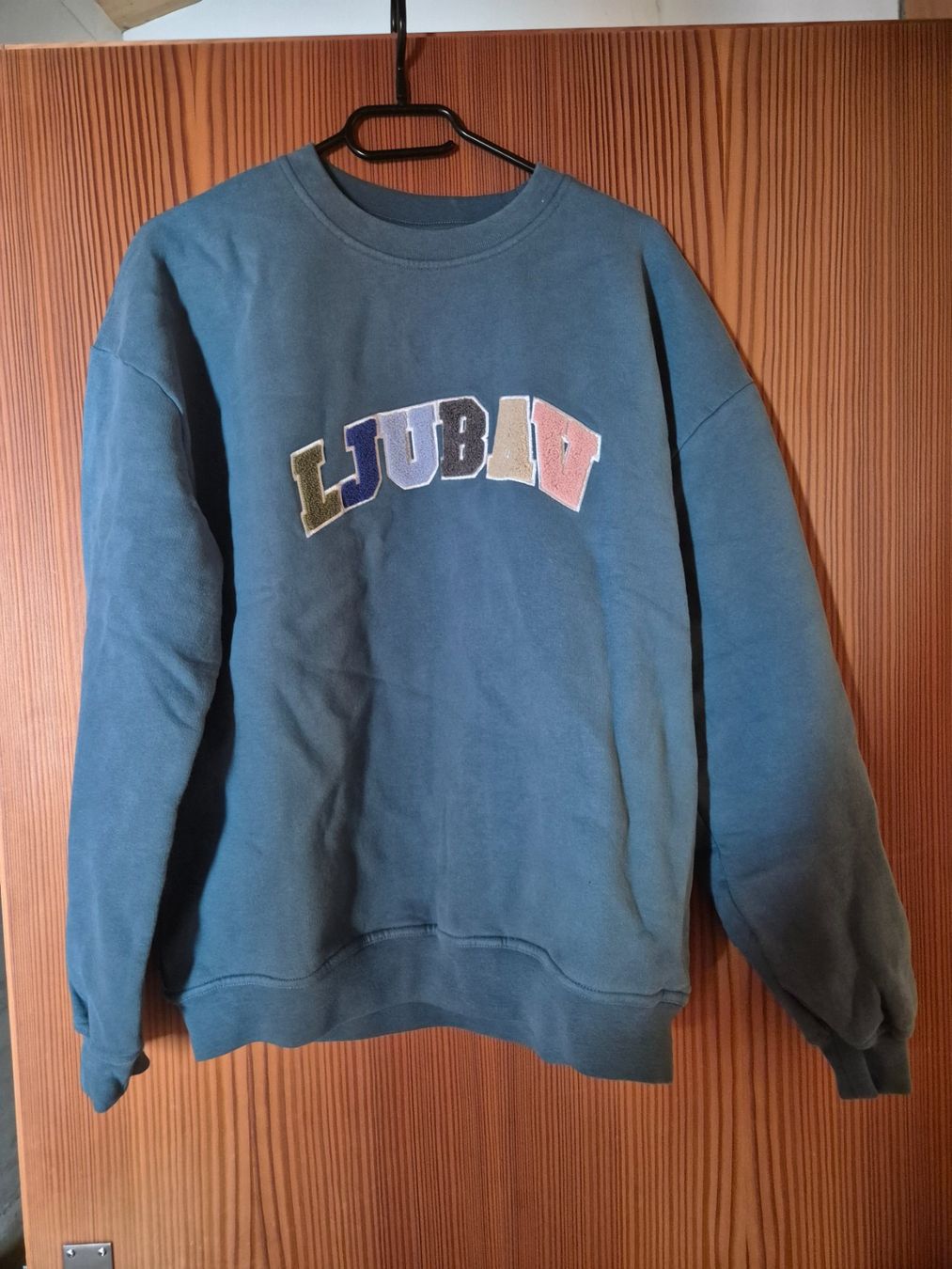 Maglioni & Felpe: Ljubav Collage Logo Sweatshirt – Nuovo (secondo la descrizione) da Trun venduto da Patriccc