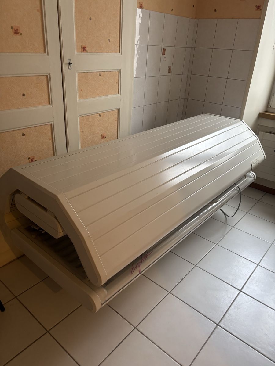 Solarium: Solarium – Défectueux à Les Brenets par moe_ym8r