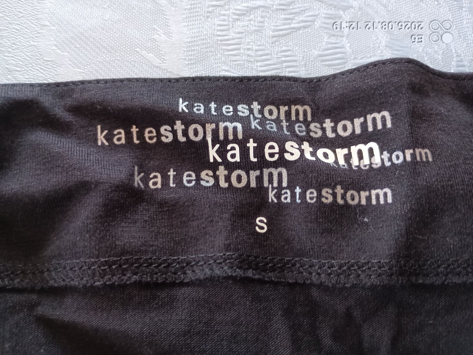 T-Shirts: Schwarzes Kurzarmshirt – Gebraucht aus Zürich von Mitzi6 2